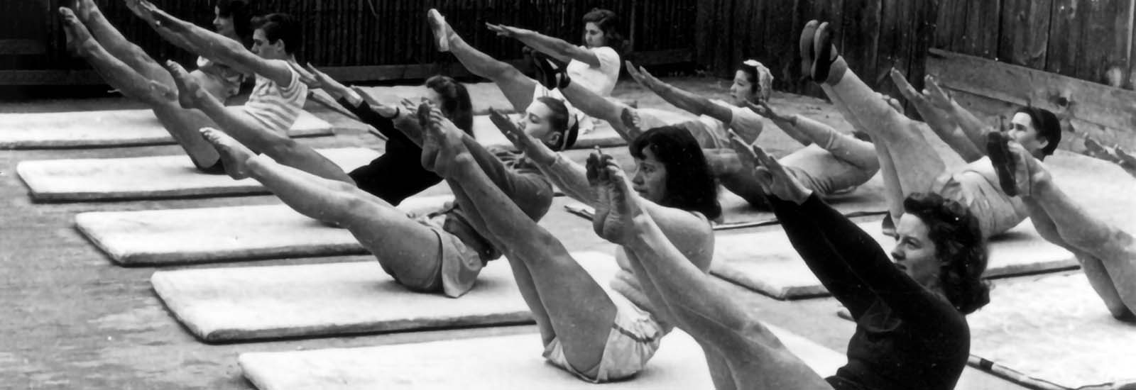 lezione di Joseph Pilates su materassino